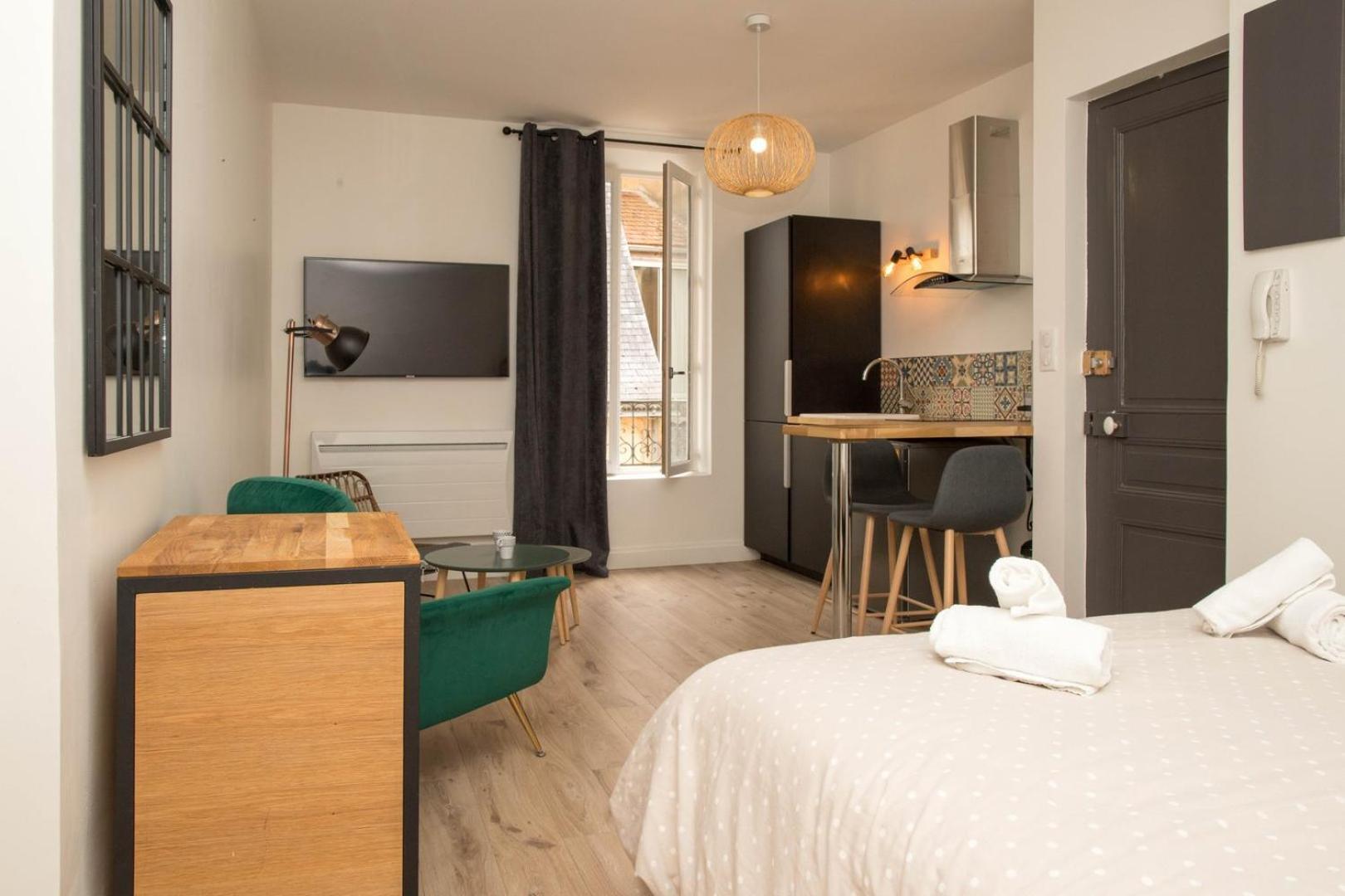 Grand Studio Industriel Dans Le Centre Historique Apartamento Poitiers Exterior foto